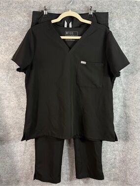 FIGS Technical Collection Women’s XL Black Solid Medical Scrub Set Top & Pants